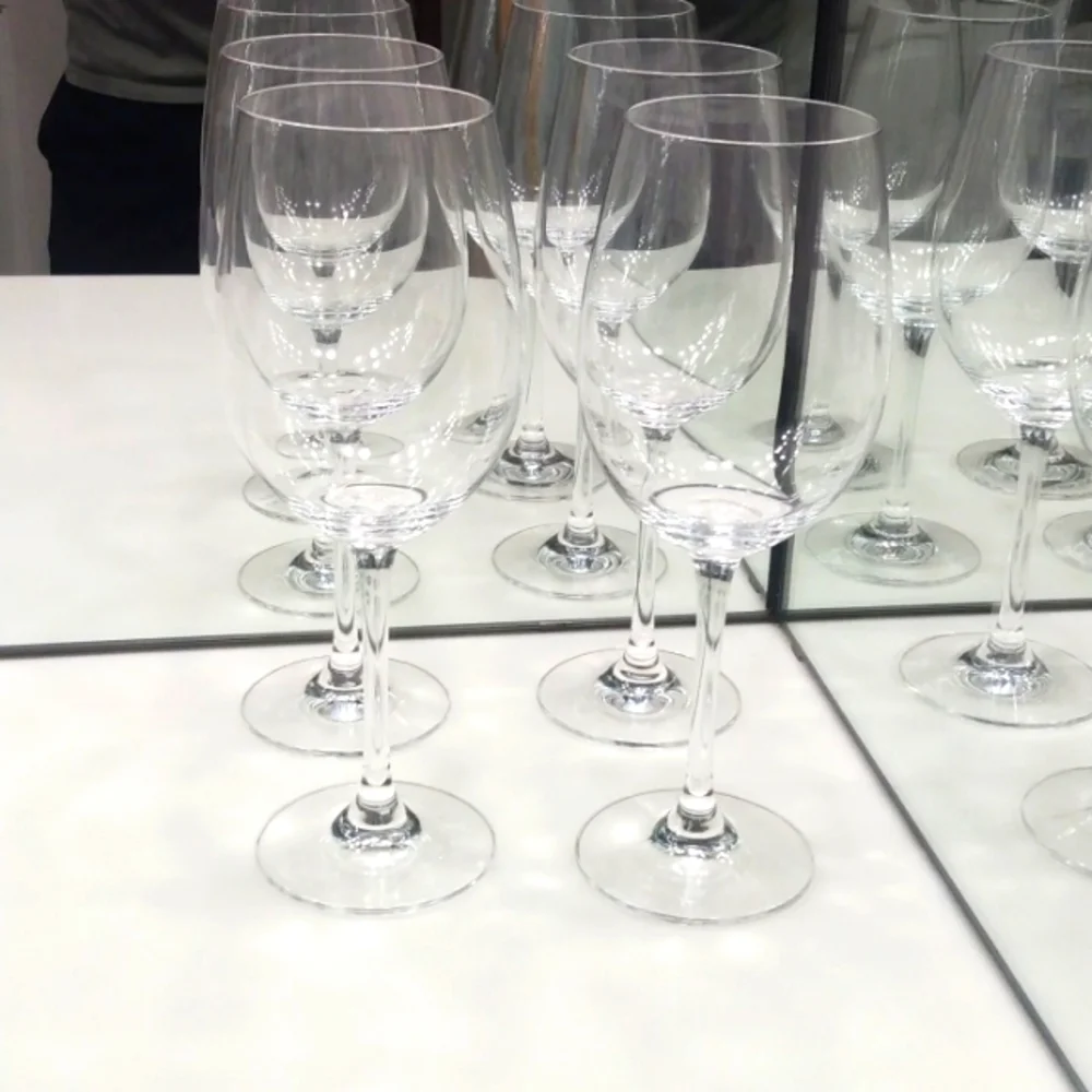 (4) SCHOTT ZWIESEL LARGE WHITE WINE GLASSES 21 OUNCES NEW